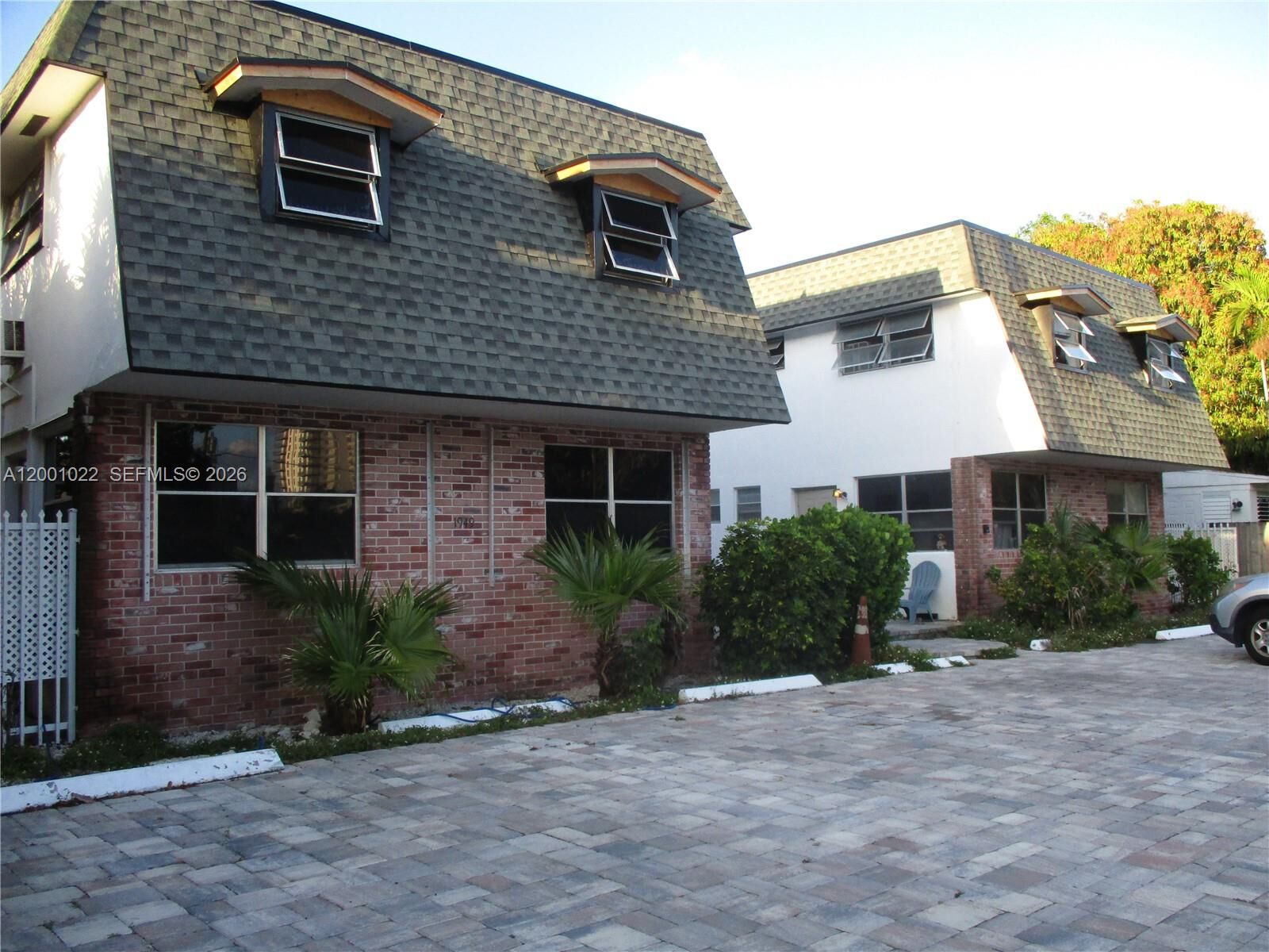 Property Photo:  1949 Taylor St 9  FL 33020 