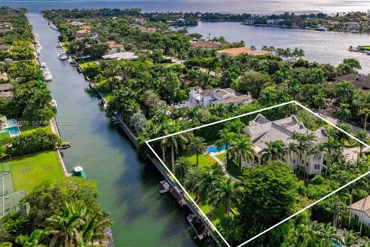 Property Photo:  585 Arvida Pkwy  FL 33156 