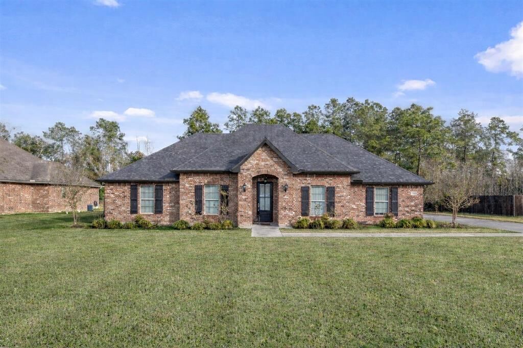 Property Photo: 2660 Tioga Drive LA 70611