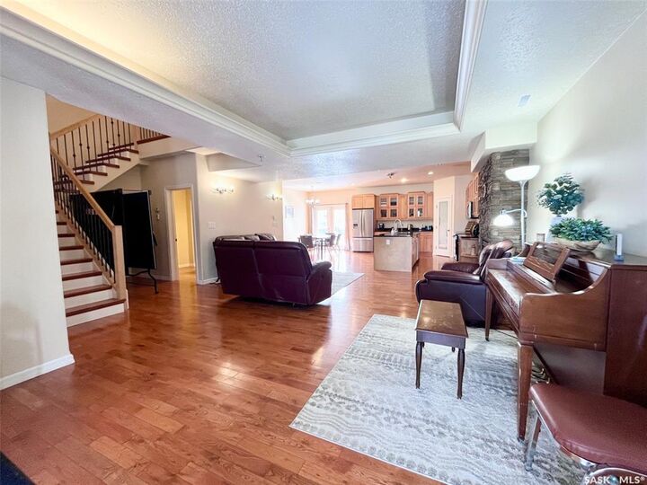 Property Photo: 211 20th Street W 2 SK S6V 4G5