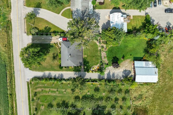 609 Green Mountain Road E — photo 1
