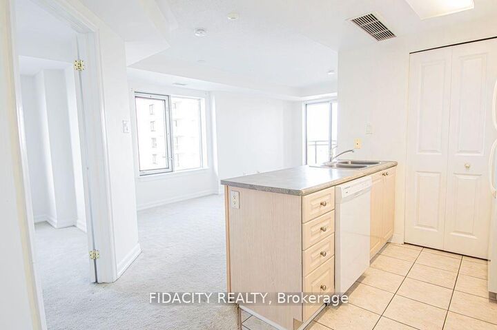 Property Photo: 310 Central Park Drive 4B ON K2C 4G4