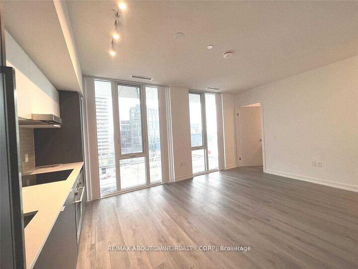 Property Photo:  138 Downes Street 1105  ON M5E 0E4 
