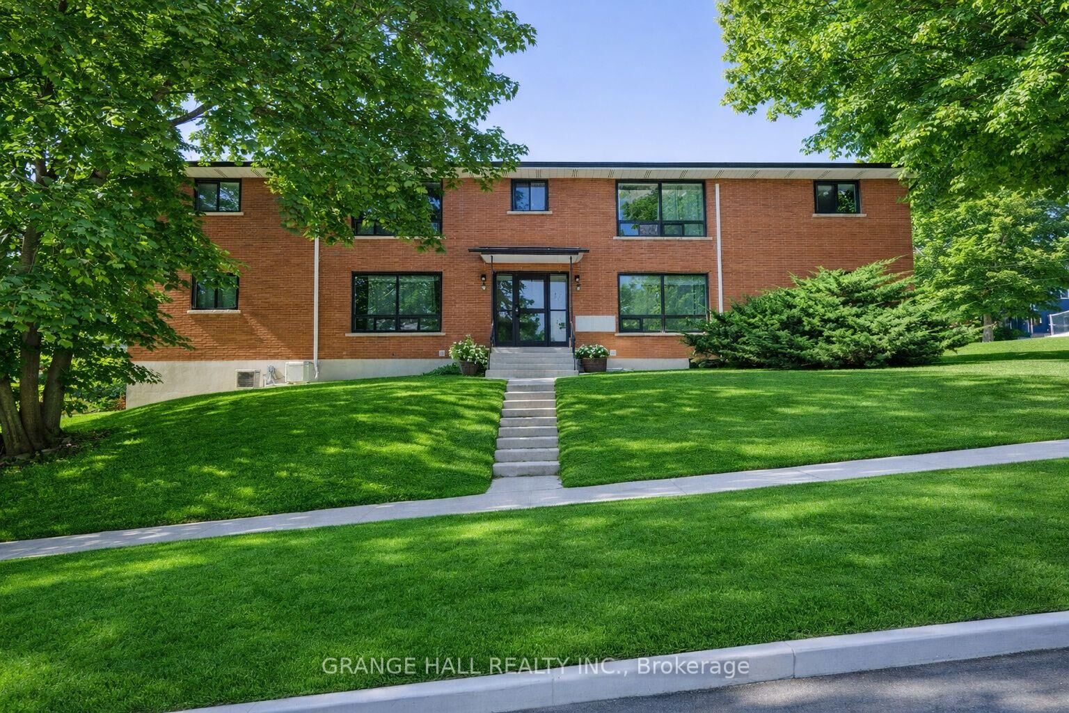 Property Photo: 235 Canice Street ON L3V 4J1