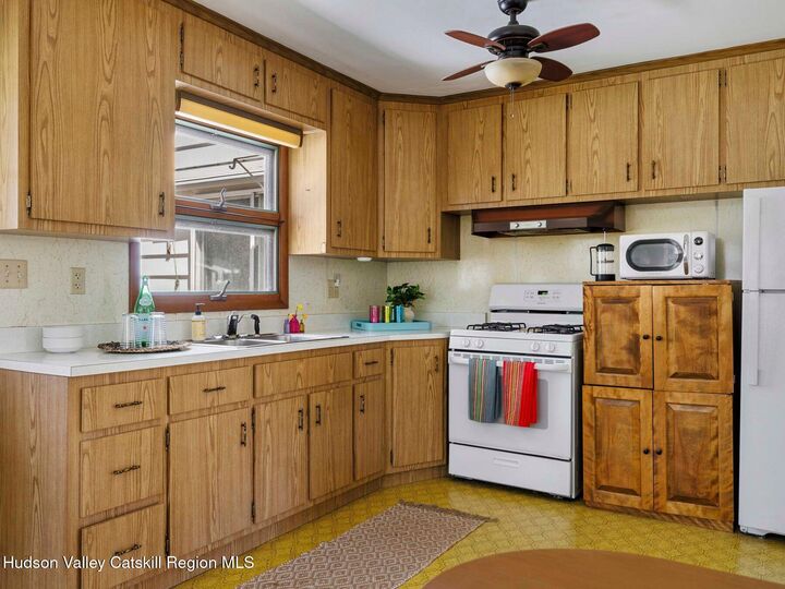 Property Photo:  17 Hickory  NY 12433 