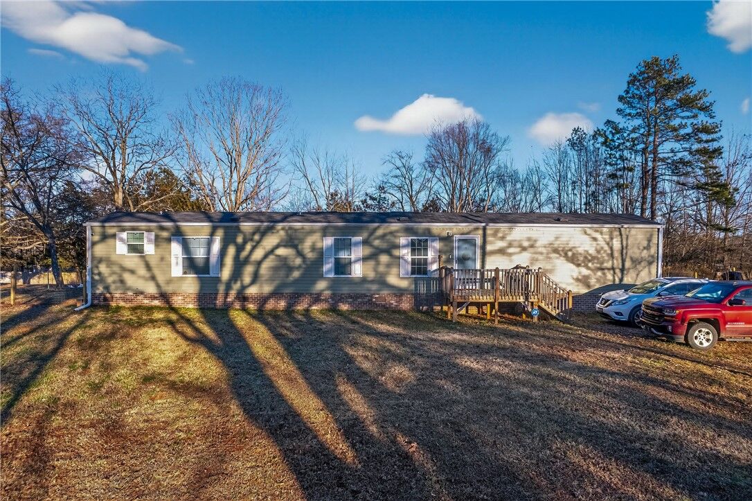 Property Photo: 862 North Old Mill Road SC 29640