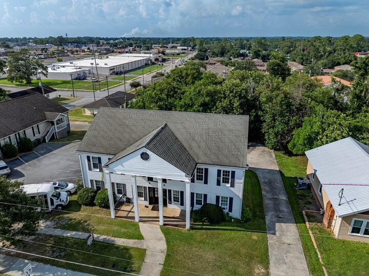 Property Photo:  713 5th Avenue *  GA 31768 