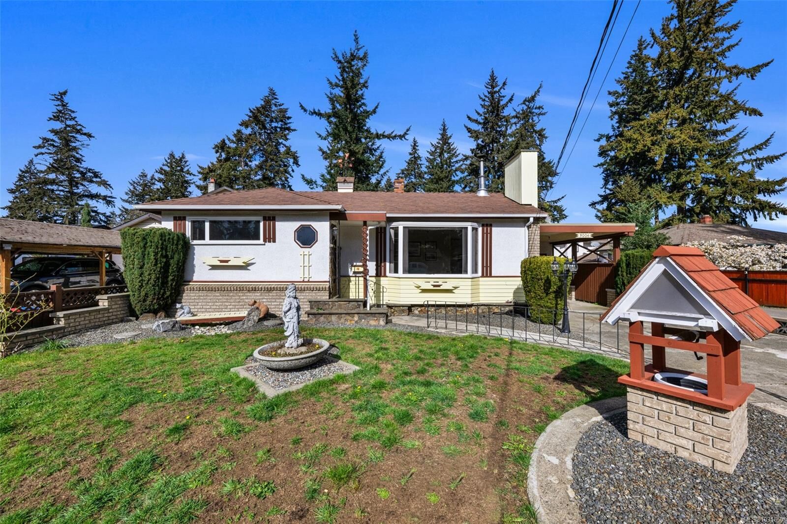 Property Photo: 3006 Pickford Rd BC V9B 2K9