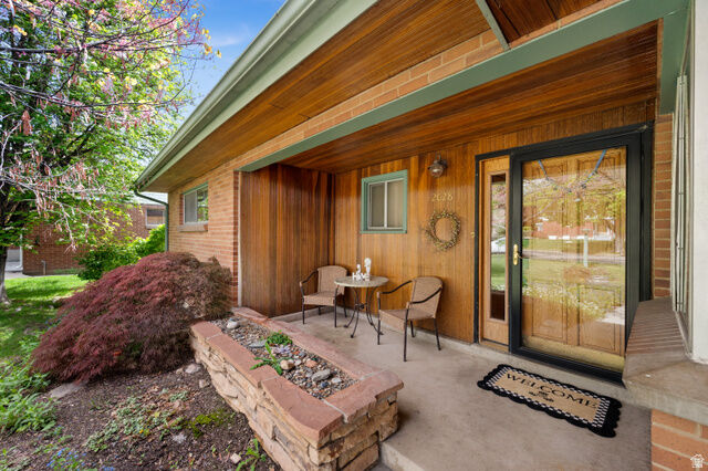 Property Photo:  2028 E Kensington Ave  UT 84108 