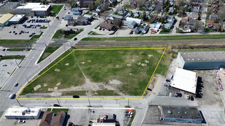 Property Photo:  277 William Street South  ON N7M 4T3 