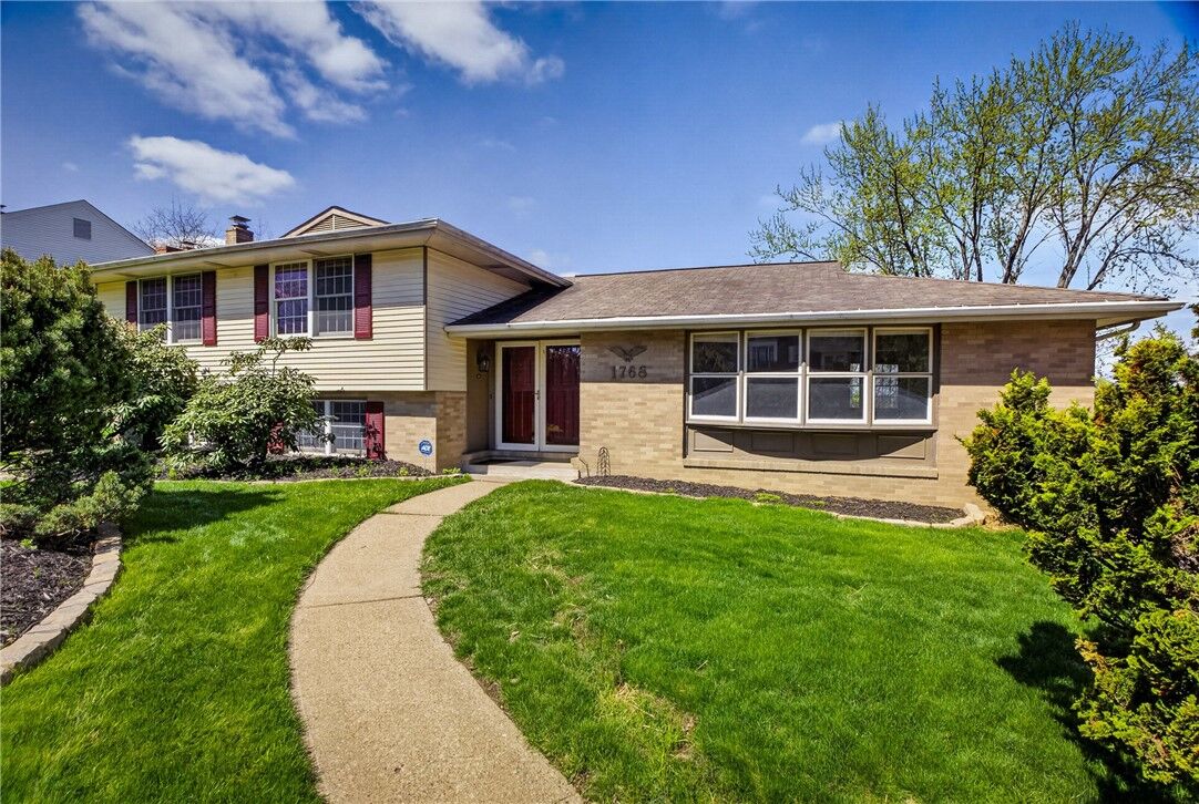 Property Photo:  1768 Taper Dr  PA 15241 
