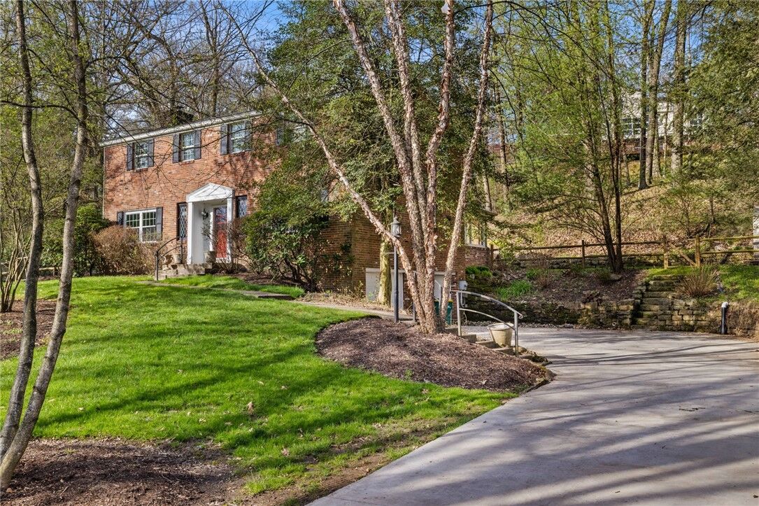 Property Photo:  112 Eton Dr  PA 15215 