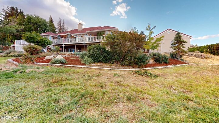 Property Photo: 121 Basalt Springs Way WA 98937