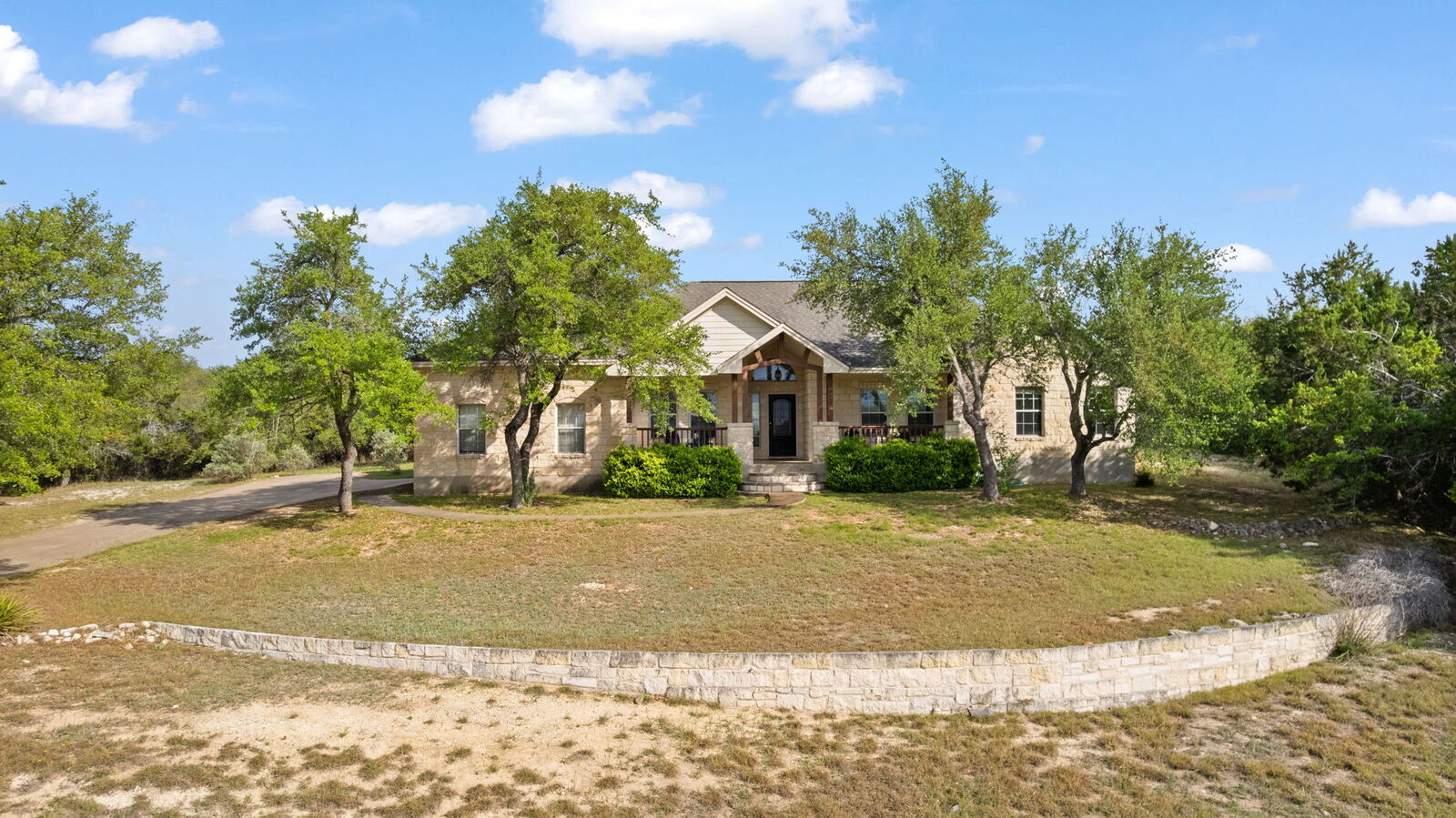 Property Photo:  10045 W Cave Loop  TX 78620 