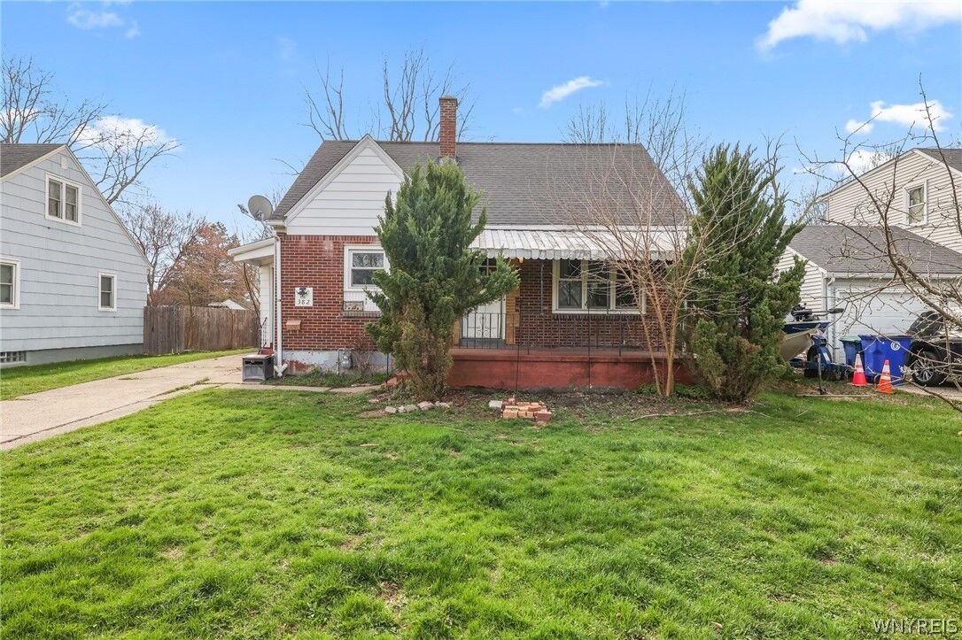 Property Photo:  382 Windermere Boulevard  NY 14226 
