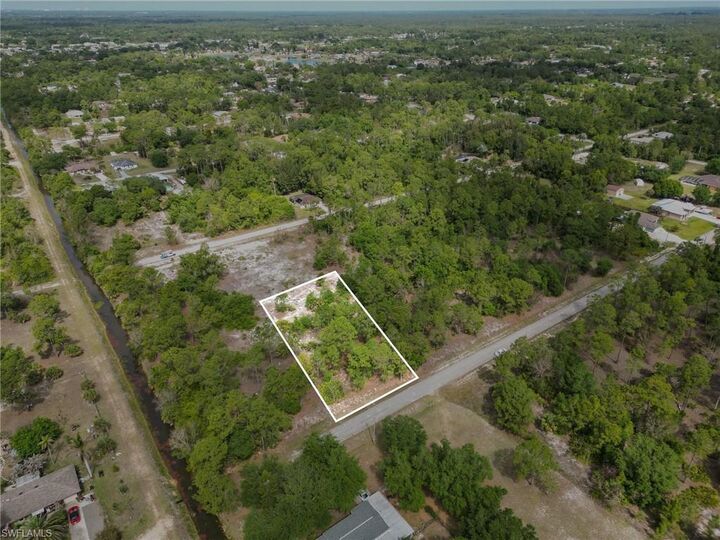 Property Photo:  403 Wellington Ave  FL 33972 