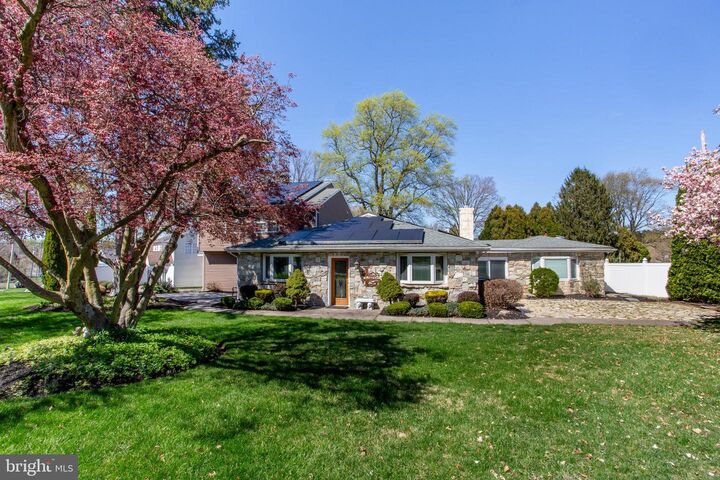 Property Photo:  26 Dolton Road  PA 19053 