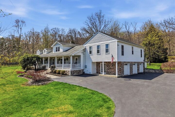 Property Photo:  1847 Gravel Pike  PA 18074 