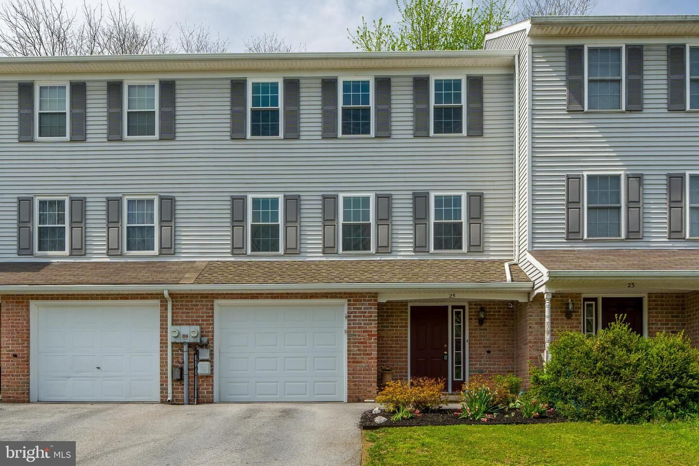 Property Photo:  25 Tupelo Street  PA 17543 
