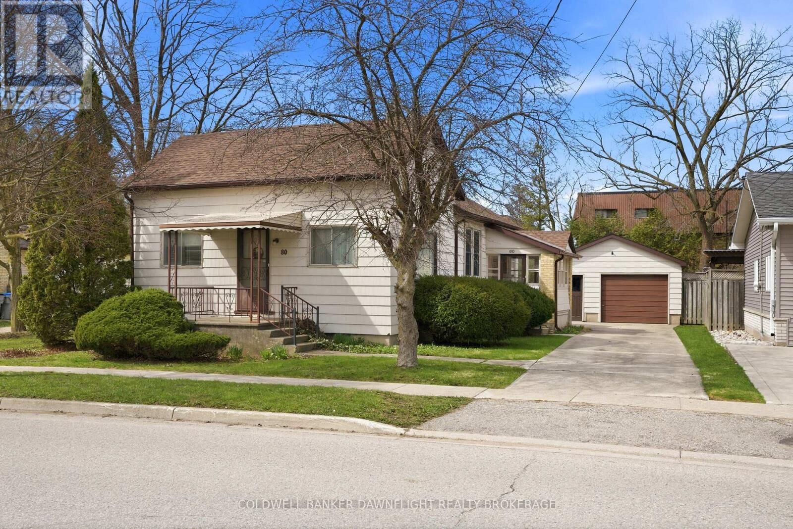 Property Photo:  80 Sanders Street West  ON N0M 1S2 