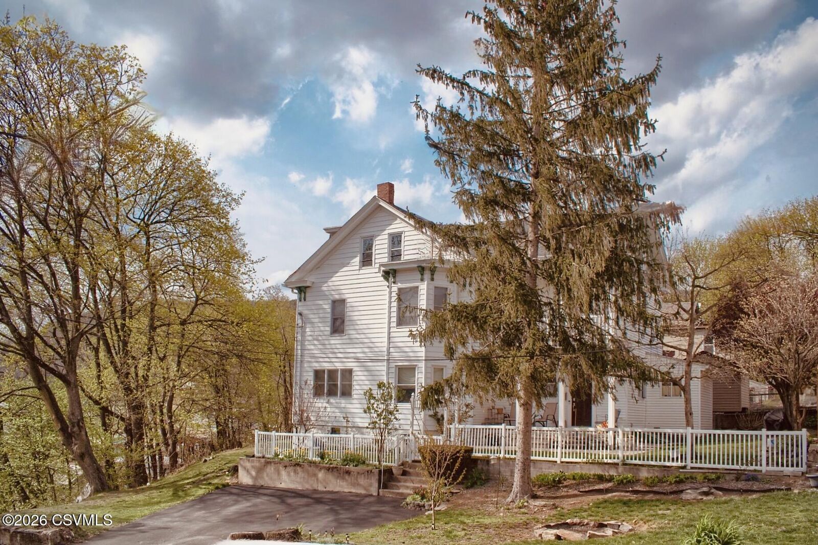Property Photo:  711 Clay Street  PA 17872 