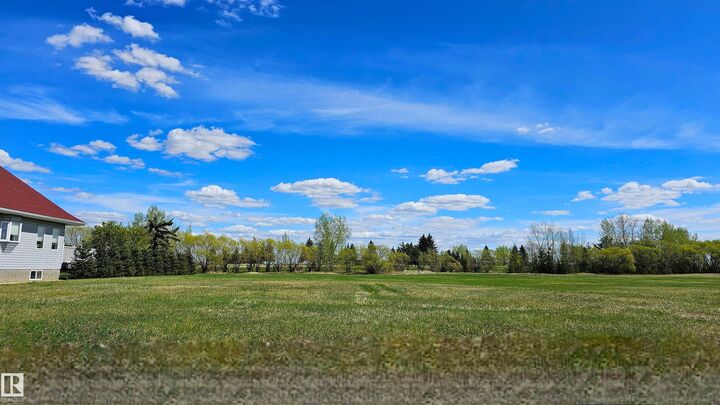 5127 45 Street — photo 1