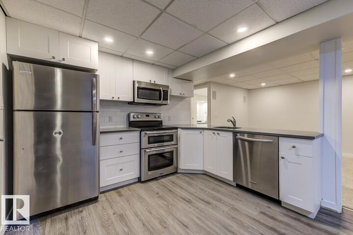 Property Photo:  31 Greer Crescent  AB T8N 1T7 