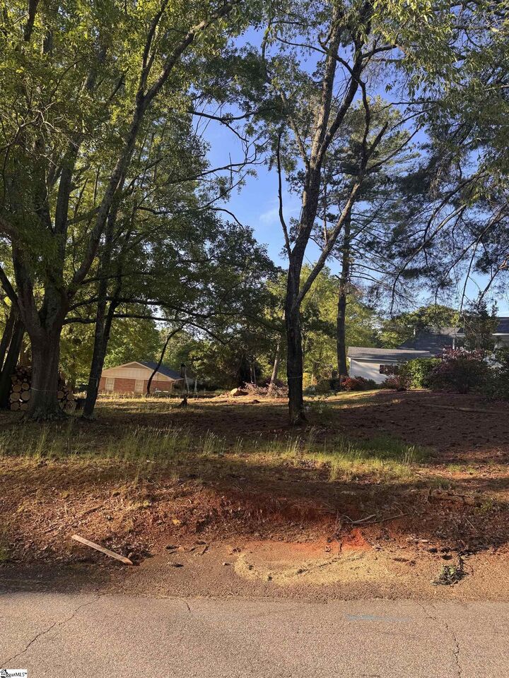 Property Photo:  131 Shallowford Road  SC 29607 