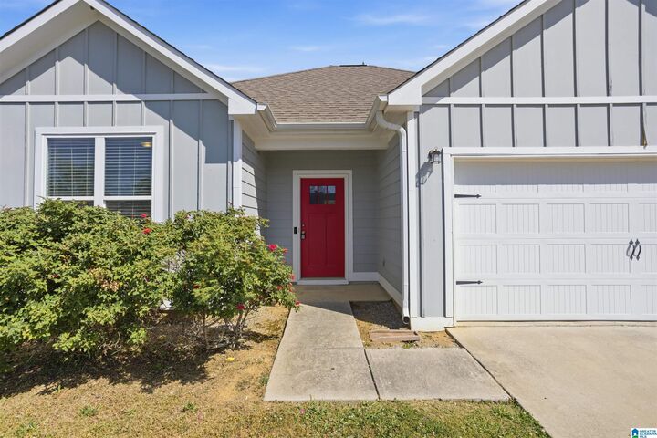 Property Photo: 140 Ridgecrest Road AL 35040