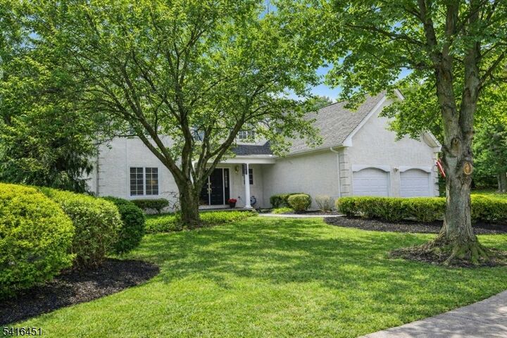 Property Photo:  1 Vanderveer Dr  NJ 07920 