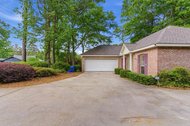 Property Photo:  818 Hillendale Dr.  MS 39402 
