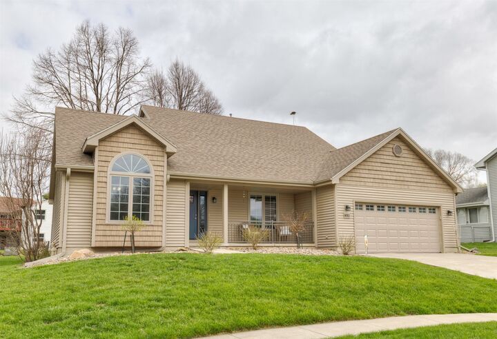 Property Photo:  8011 Sheridan Drive  IA 50322 