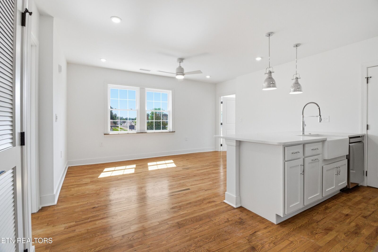 Property Photo:  2724 E Magnolia Ave 401  TN 37914 