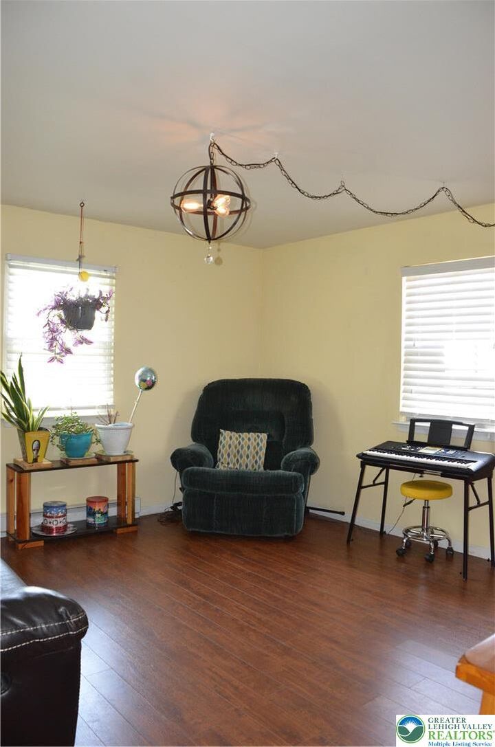 Property Photo:  847 N Van Buren Street  PA 18109 