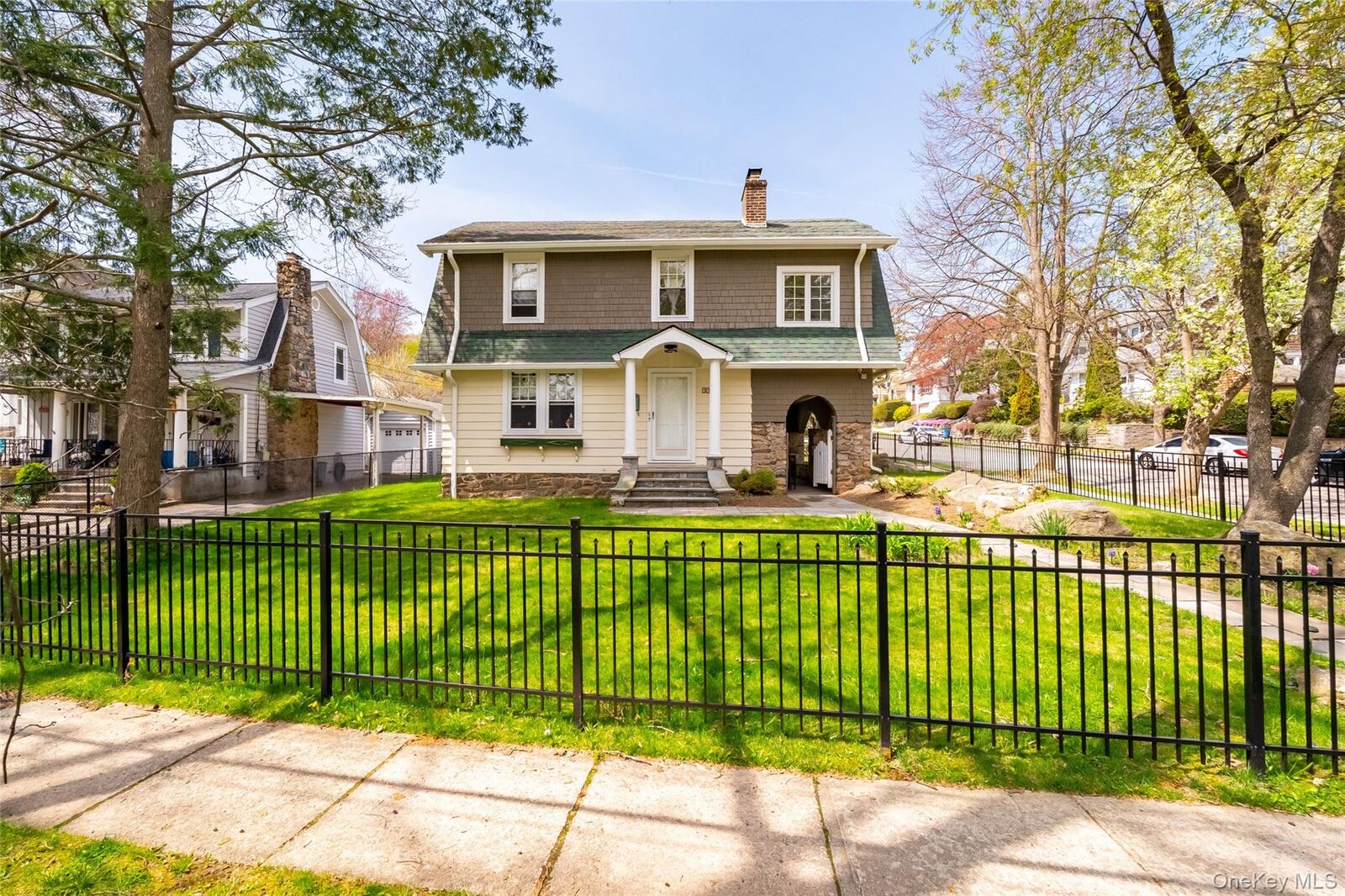 Property Photo:  350 Hutchinson Boulevard  NY 10552 