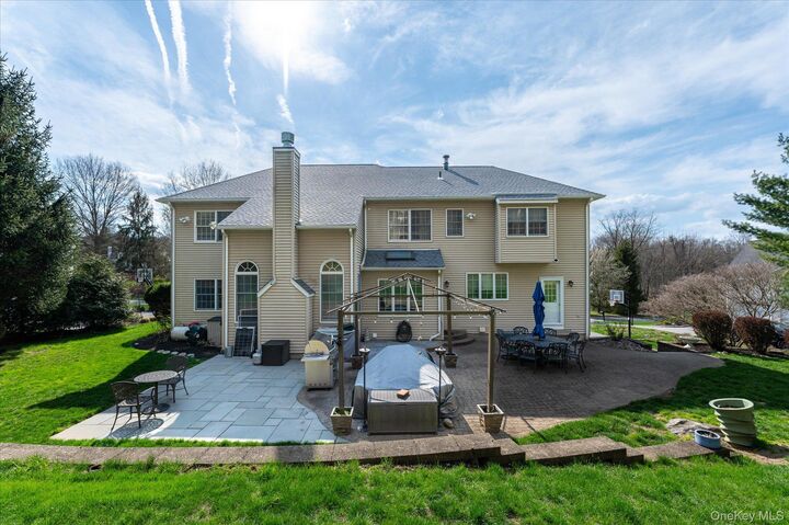 Property Photo:  15 Hallocks Run  NY 10589 