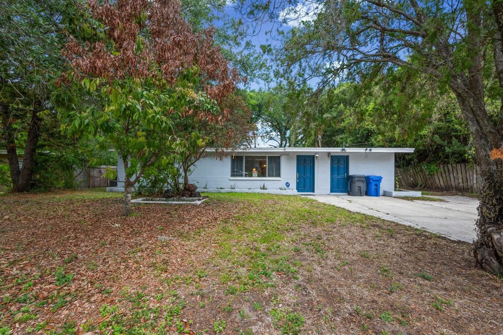Property Photo: 924 Valmar Street FL 33511