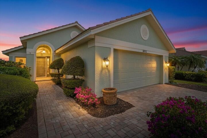 Property Photo:  5013 Seagrass Drive  FL 34293 