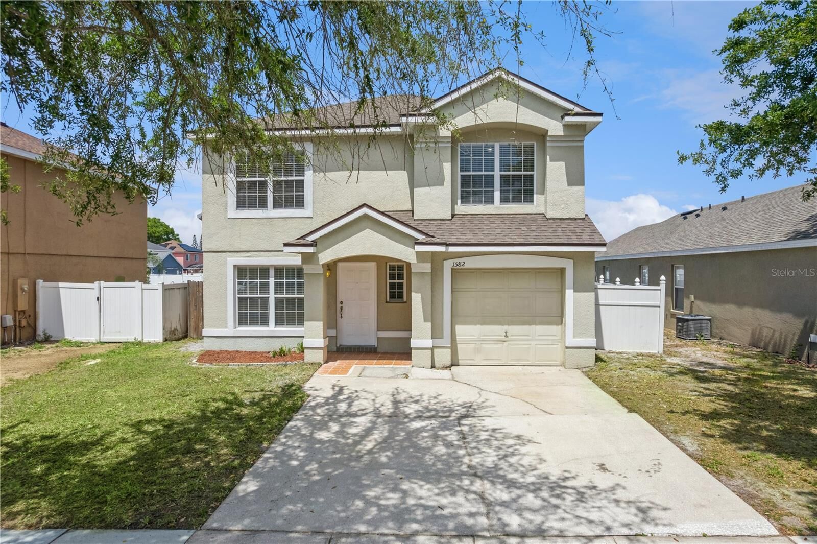 Property Photo: 1582 Carey Glen Circle FL 32824