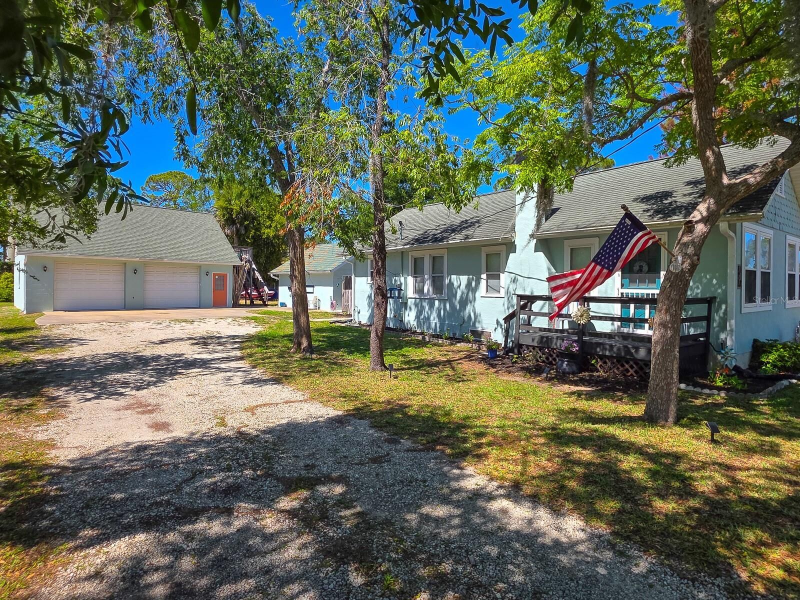 Property Photo:  121 E Palm Way  FL 32132 