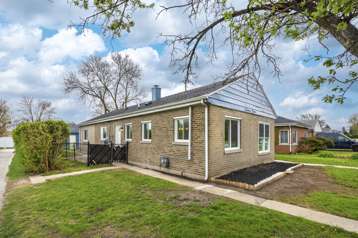 Property Photo:  1415 N Taft Avenue  IL 60163 