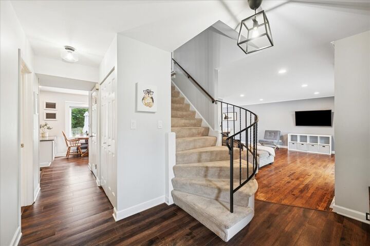 Property Photo:  481 Sussex Court  IL 60089 