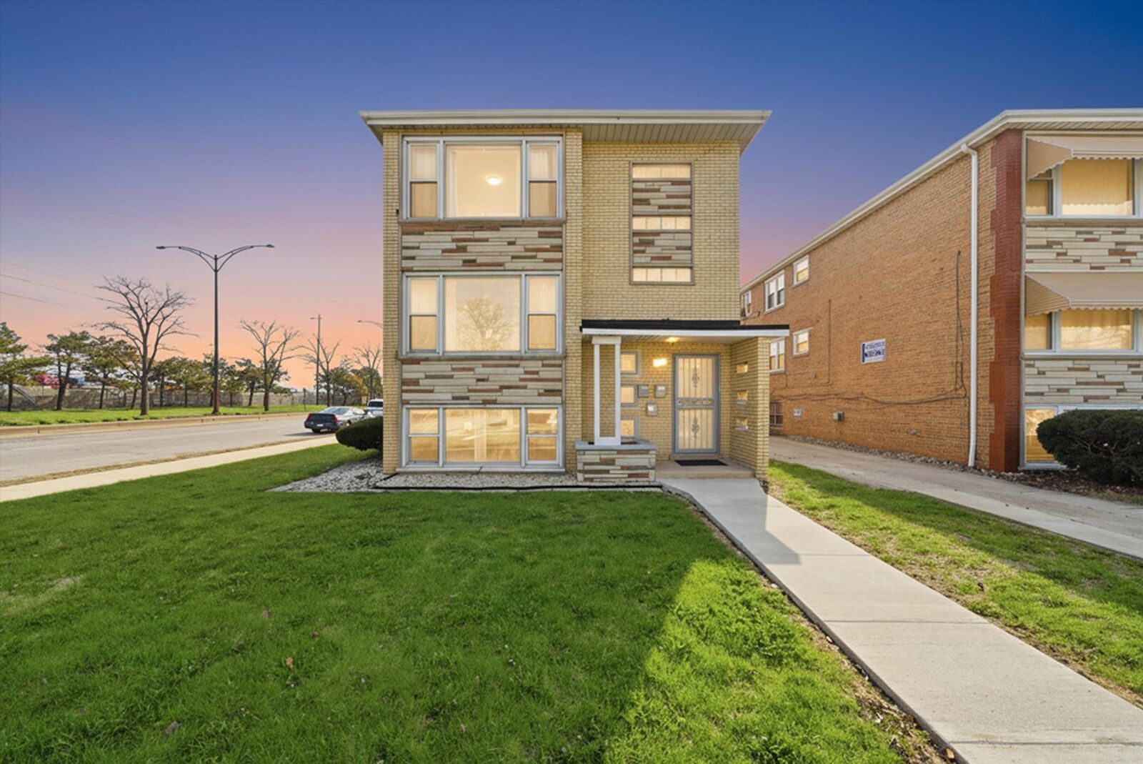 Property Photo:  7901 S Whipple Street  IL 60652 