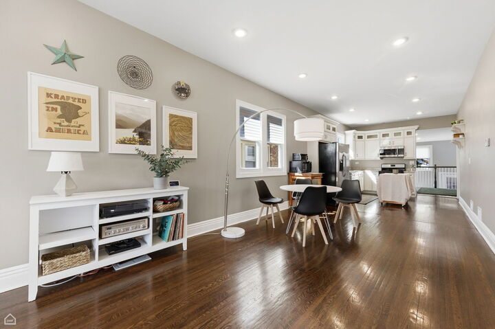 Property Photo: 6232 W Grace Street IL 60634