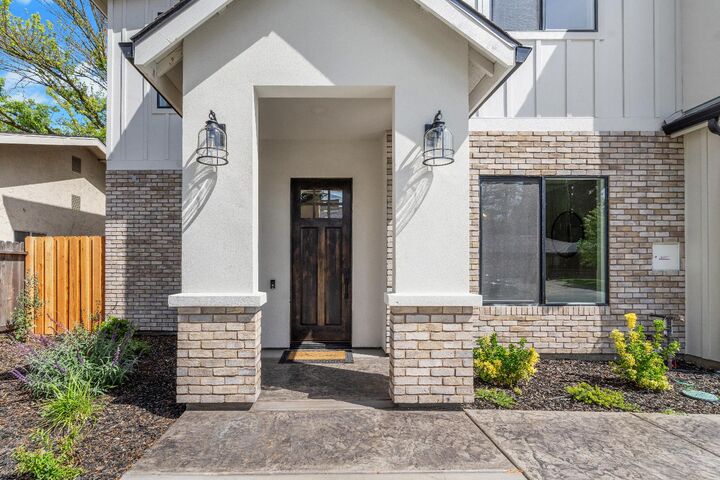 Property Photo:  104 Southlite Circle  CA 95831 