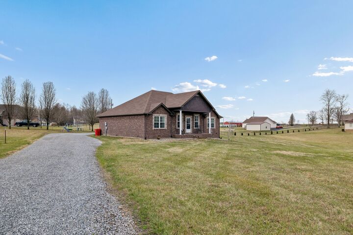 Property Photo:  70 Hayden Drake Ln  TN 37083 