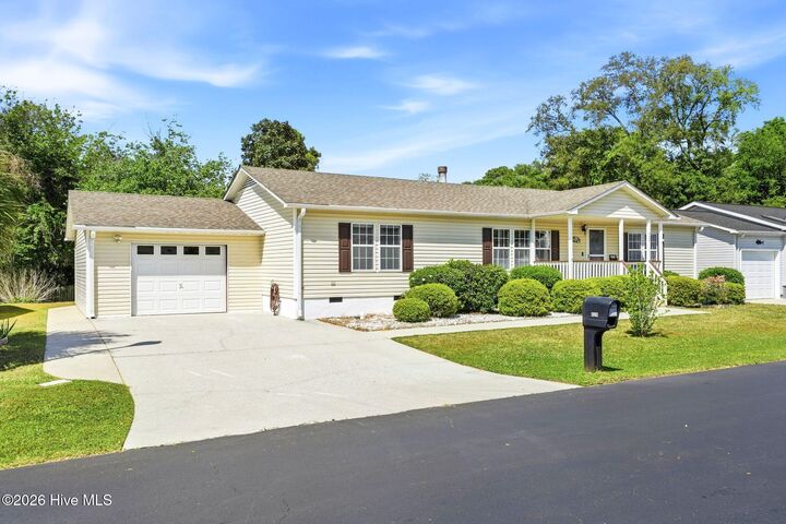 Property Photo:  424 Capeside Drive  NC 28412 