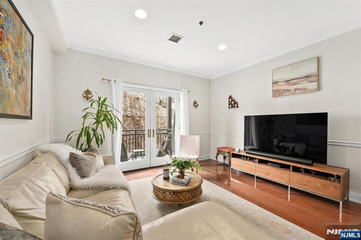 Property Photo:  87 Jackson Street 2C  NJ 07030 