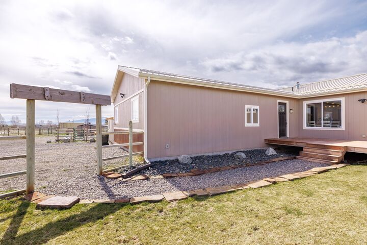 Property Photo:  1025 View Road  MT 59602 