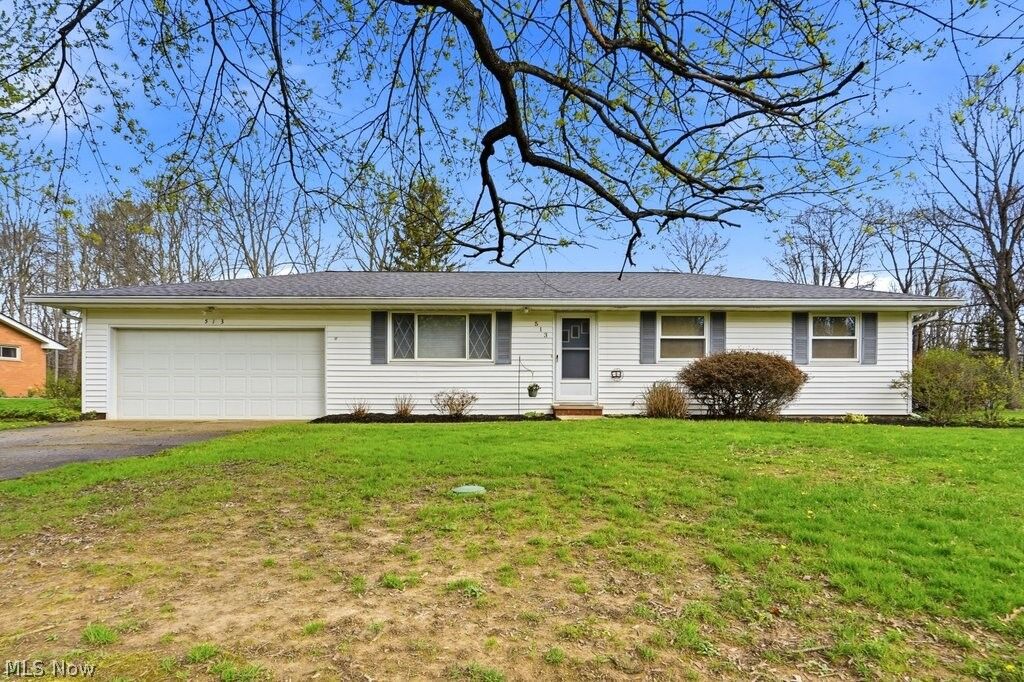 Property Photo:  513 Lynnview Drive  OH 44067 